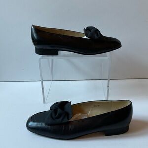Talbots Black Leather Flats with Bow Accent Size 8.5 Wide Made in Spain Beauties